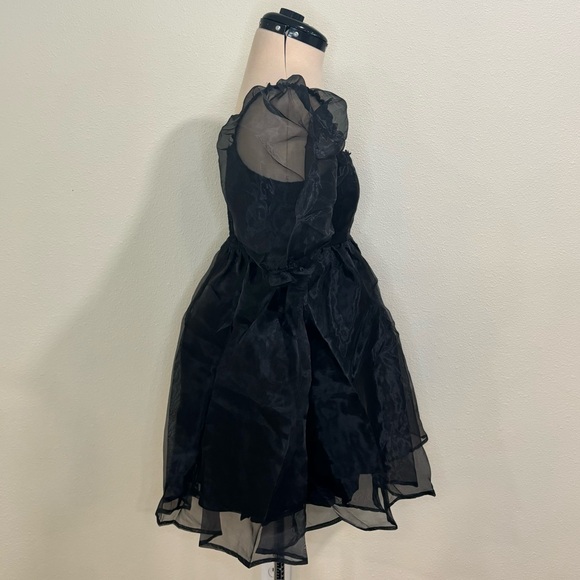 Francesca’s Alisia puff sleeve babydoll swing dress, black - Picture 2 of 16